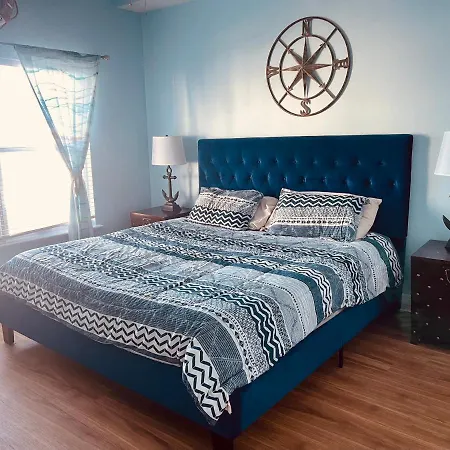Gulf Coast Gold Private Condo - 2Bed, 2Bath, Sleep 6, Across Street From Beach, Balcony Views Of Sunsets, Beach & Gulf, Pool, Gym